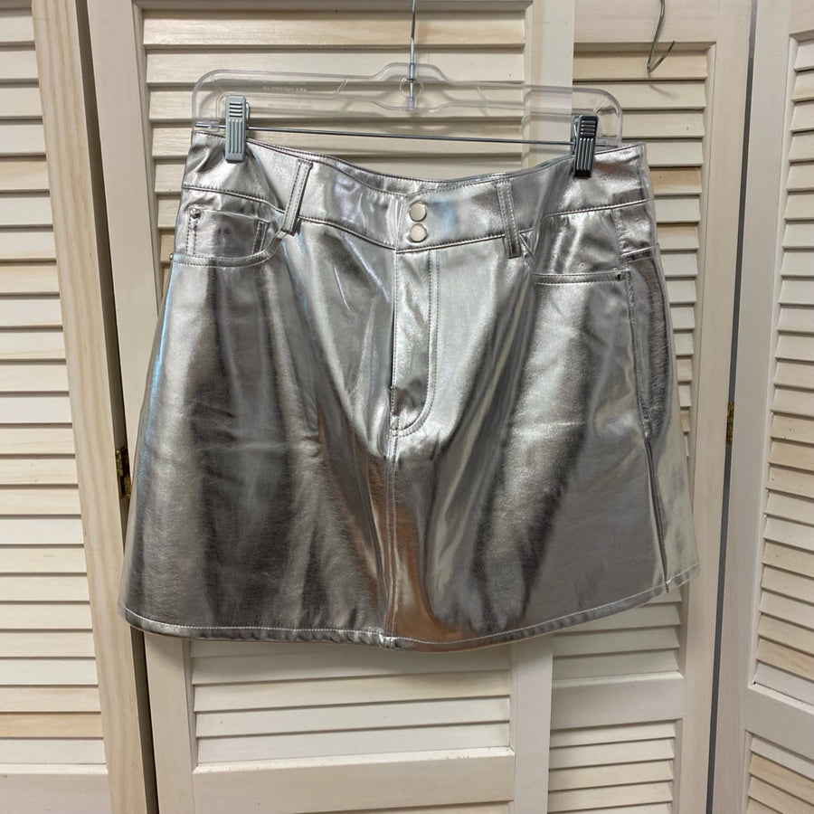 Size L And Now This Skirt - Short
